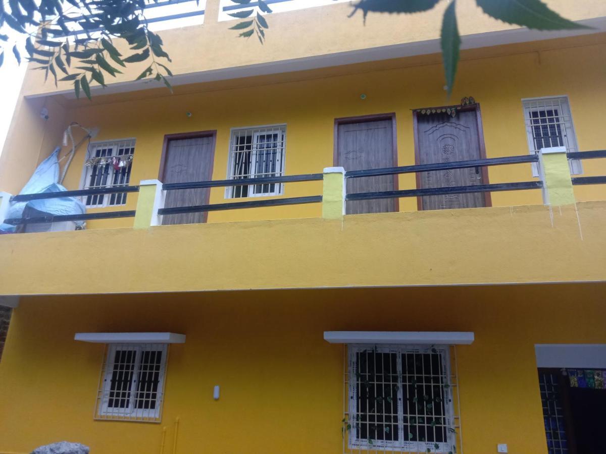 Thendral Homestay Pondicherry Bagian luar foto